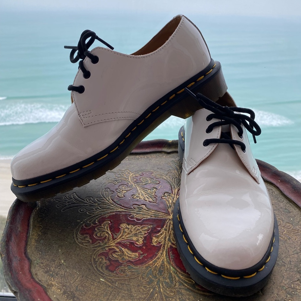Dr. Martens Women 7 (Men 6) The Original Unisex Air Wair Oxford White 26754